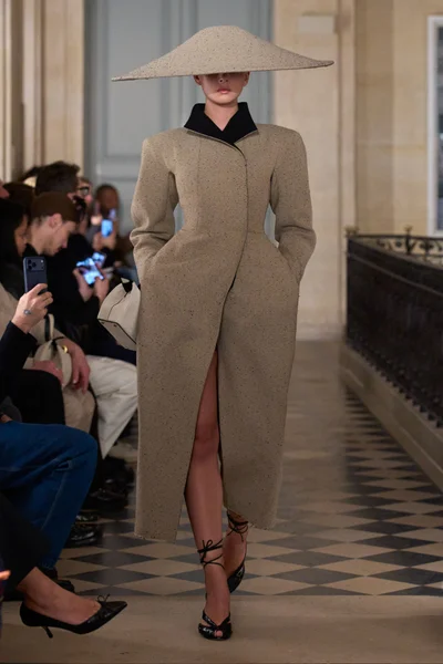 Look 9